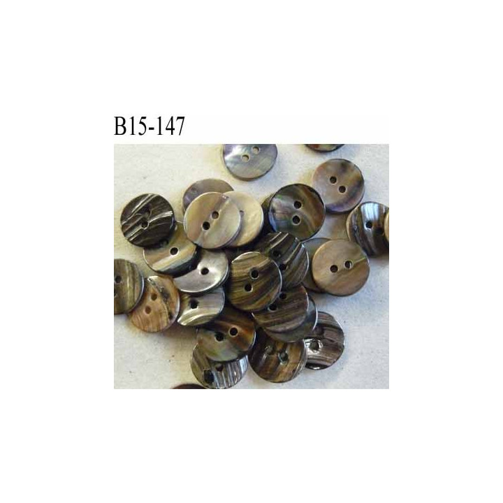bouton 15 mm en nacre  brillant couleur du marron à anthracite  2 trous diamètre 15 millimètres très belle qualité