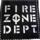  pièce de tissus presque carré avec inscription FIRE ZONE DEPT couleur noir et gris coton et synthétique