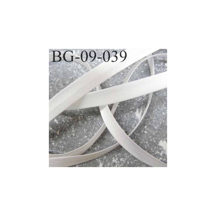 biais plié largeur 9 mm  plus 9 mm plié en deux avec 2 rebords plié de 4 mm largeur total déplié 26 mm  naturel écru satin
