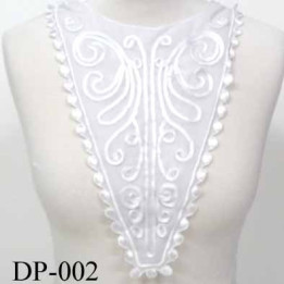 Devant  plastron col Superbe hauteur 40 cm largeur en haut 25 cm largeur en bas 5 cm brodé couleur  blanc