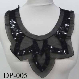 Devant  plastron col Superbe avec sequins hauteur 34 cm largeur en haut 25 cm largeur en bas 7 cm couleur  noir