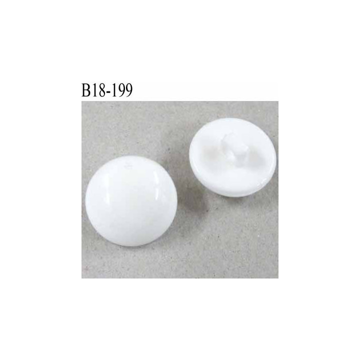 bouton 18 mm couleur blanc brillant  diamètre 18 millimètres rond bombé accroche avec un anneau