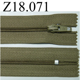 fermeture éclair longueur 18 cm couleur vert kaki  non séparable zip nylon largeur 2.5 cm largeur
