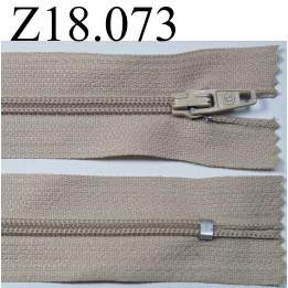 fermeture éclair longueur 18 cm couleur beige  non séparable zip nylon largeur 2.5 cm