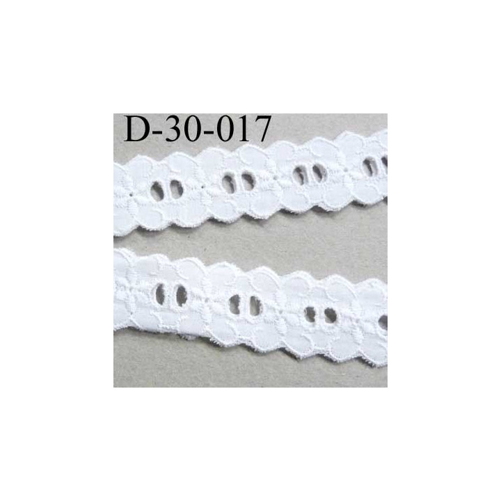 dentelle broderie anglaise galon broderie  motif fleur  coton couleur blanc largeur 30 mm au mètre