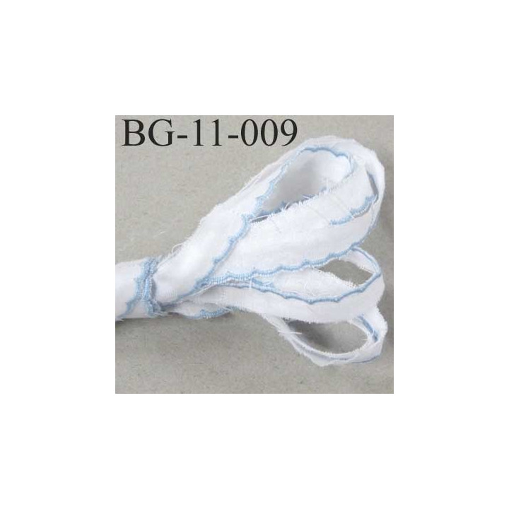 destockage galon  coton couleur blanc liseret bleu attention petit fil sur les bordures à couper largeur 11 mm prix au mètre