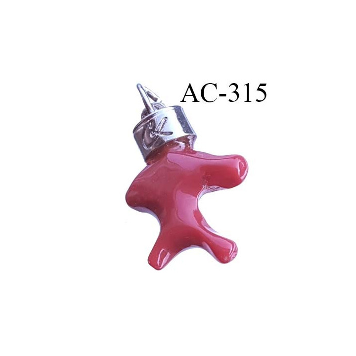 Pendentif en pvc et métal chromé siglé CL CHRISTIAN LACROIX collector montée sur  anneau hauteur 35 mm largeur 25 mm