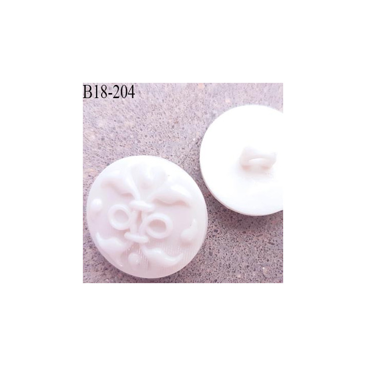 Bouton PVC 18 mm   couleur naturel relif brillant fond mat diamètre 18 mm accroche avec un anneau
