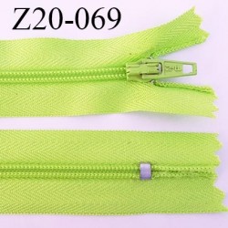 fermeture zip longueur 20 cm couleur vert anis non séparable zip nylon largeur 2.5 cm