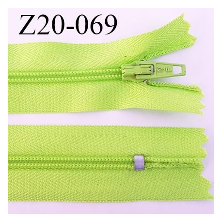 fermeture éclair longueur 20 cm couleur vert anis non séparable zip nylon largeur 2.5 cm
