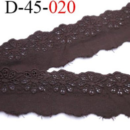 dentelle  largeur 45 mm anglaise broderie 100 % coton couleur marron  prix au mètre