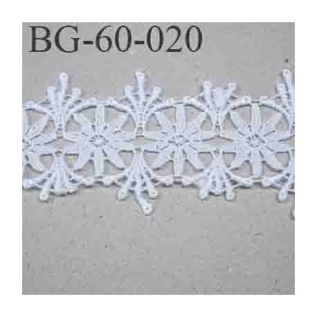 Gallon brodé 60 mm motif fleur couleur blanc largeur 60 mm