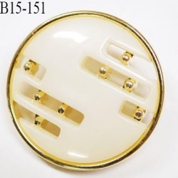 bouton 15 mm en pvc couleur or ou doré et nacre ou ivoire très beau accroche par anneau diamètre 15 millimètres