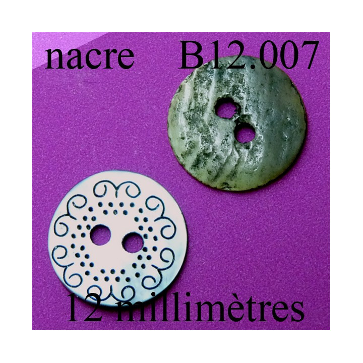 bouton 12 mm  en nacre avec décor incrusté 2 trous diamètre 12 millimètres