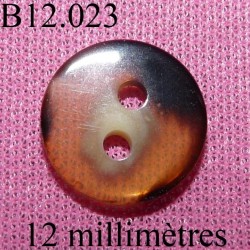 bouton 12 mm   couleur marron clair blanc et noir  brillant sur les 2 faces 2 trous diamètre 12 millimètres