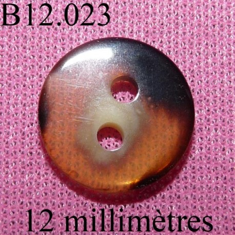 bouton 12 mm couleur marron clair blanc et noir brillant sur les 2 faces 2 trous diamètre 12 millimètres
