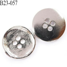 bouton métal 23 mm style ancien déformé superbe couleur chromé très brillant  4 trous  diamètre 23 mm