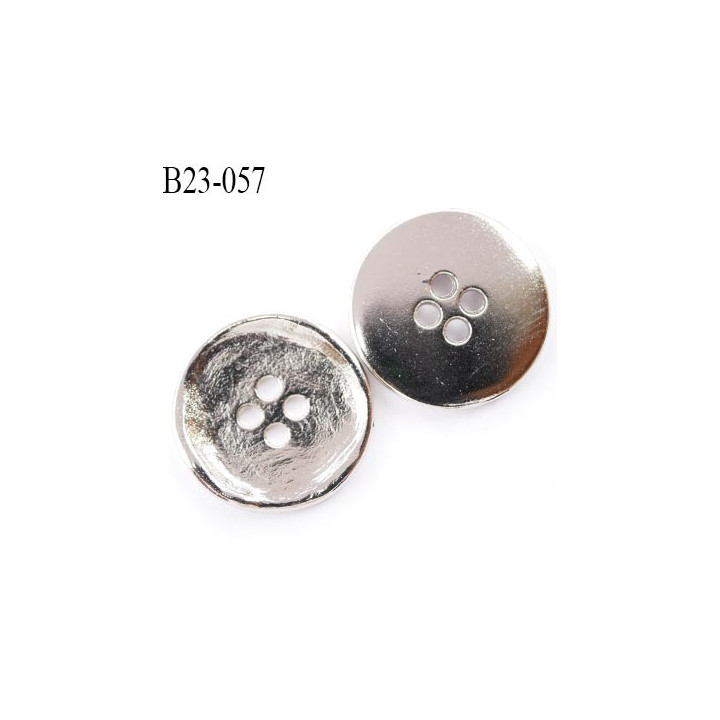 bouton métal 23 mm style ancien déformé superbe couleur chromé très brillant  4 trous  diamètre 23 mm