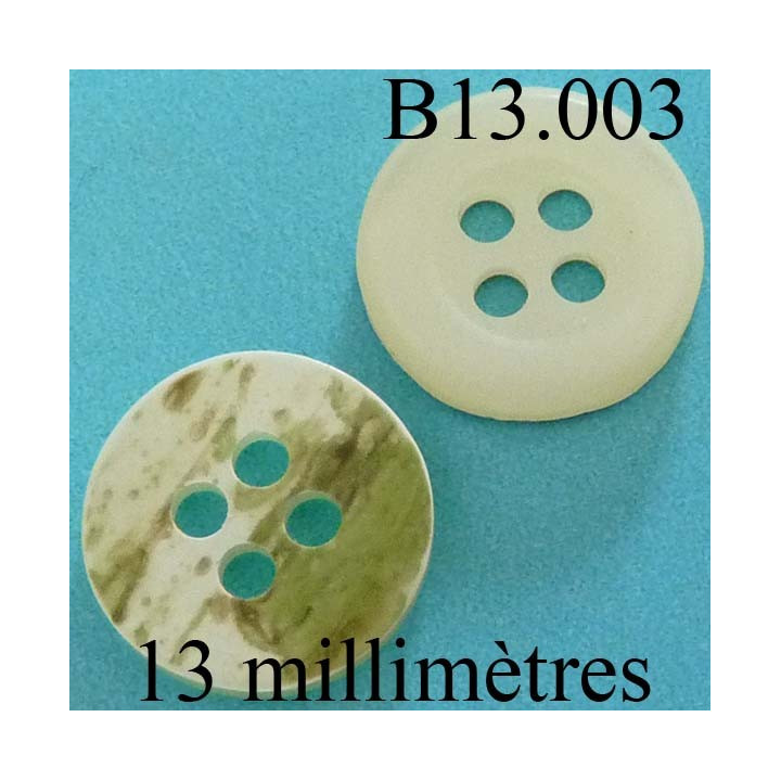 bouton 13 mm   couleur nacre mat sur une face et marbré vert kaki sur l'autre 4 trous diamètre 12 millimètres