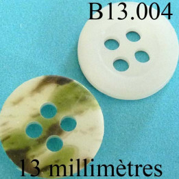 bouton 13 mm   couleur blanc nacre mat sur une face et marbré vert kaki sur l'autre 4 trous diamètre 12 millimètres