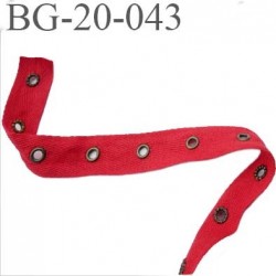 Biais galon sergé 20 mm avec oeillets couleur rouge ( Destockage attention froisé ) largeur 20 mm