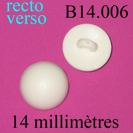 bouton 14 mm   couleur blanc accroche avec un anneau  14 millimètres