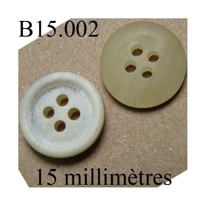 bouton 15 mm   couleur  rouge mat 4 trous diamètre 15 millimètres
