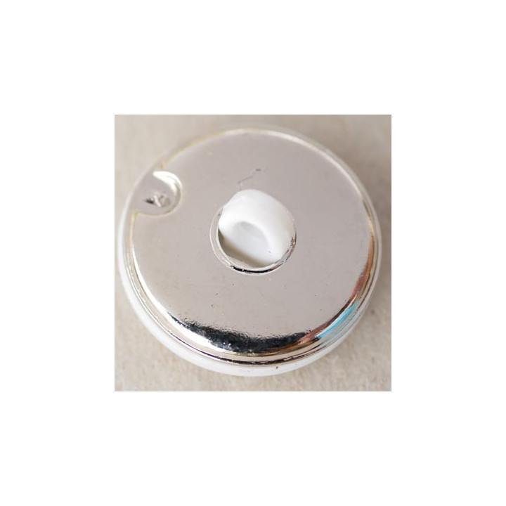 Bouton 18 mm en  pvc  blanc et chromé diamètre 18 mm accroche avec un anneau