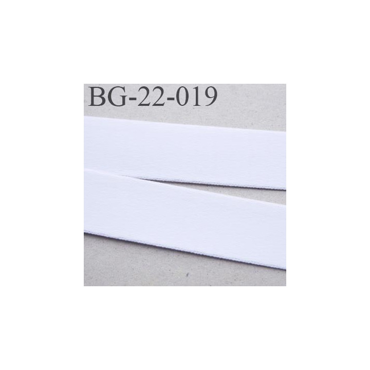 Devant bretelle 22 mm en polyamide attache bretelle rigide  pour les anneaux couleur blanc prix au mètre