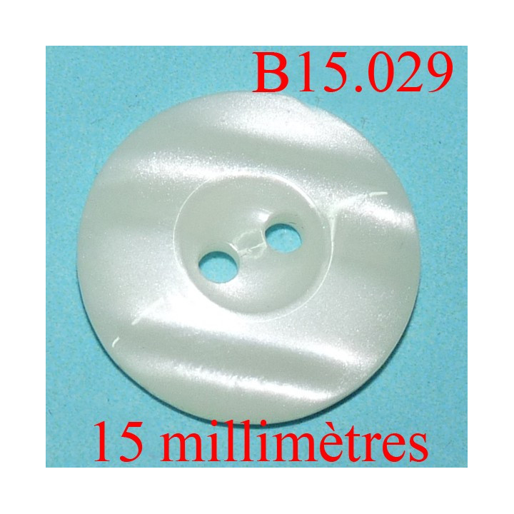 bouton 15 mm   couleur nacré brillant 2 trous diamètre 15 millimètres
