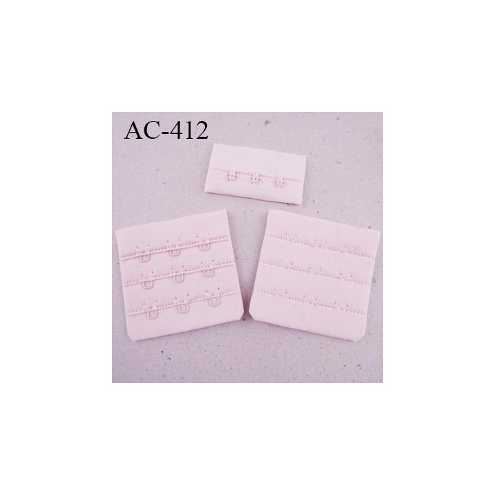 Agrafe attache 55 mm  de soutien gorge 3 rangés 3 crochets largeur 50 mm hauteur 53 mm couleur rose pétale