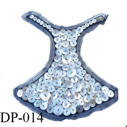 Devant  plastron Superbe avec boutons nacrés sur du tulle noir  hauteur 24 cm largeur en haut 25 cm
