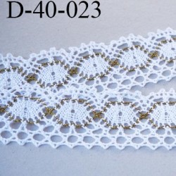 dentelle 40 mm crochet style ancien en coton et synthétique largeur 40 mm couleur blanc et vieille or prix au mètre