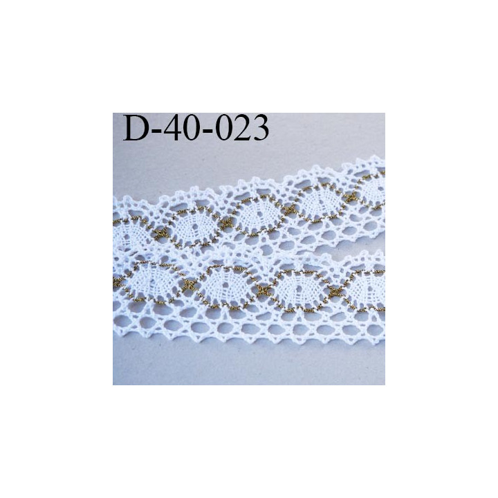 dentelle 40 mm crochet style ancien  en coton et synthétique largeur 40 mm couleur blanc et vieille or prix au mètre