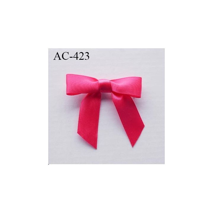 Nœud satin hauteur 45 mm largeur 45 mm couleur rose prix à la pièce