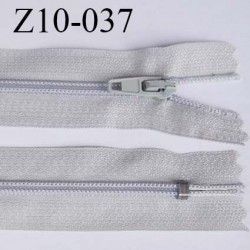 fermeture zip longueur 10 cm couleur gris clair non séparable largeur 2.4 cm glissière nylon largeur  4 mm