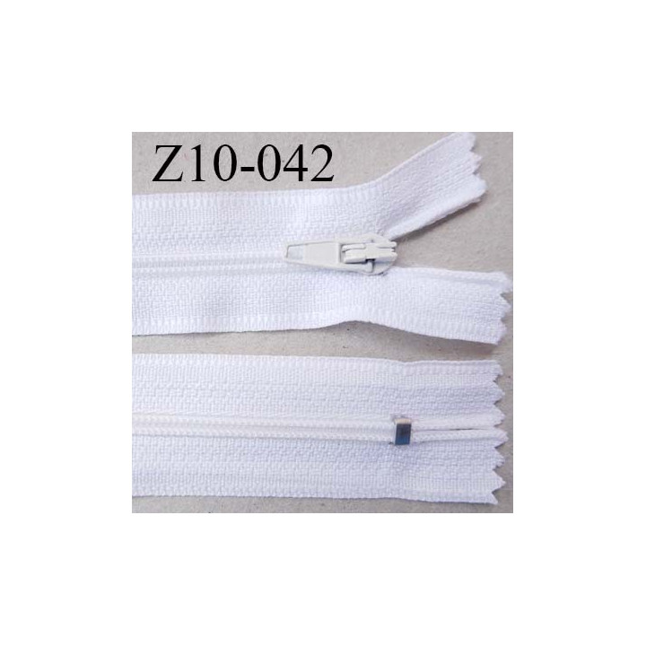 fermeture zip longueur 10 cm couleur blanc non séparable largeur 2.4 cm glissière nylon largeur  4 mm