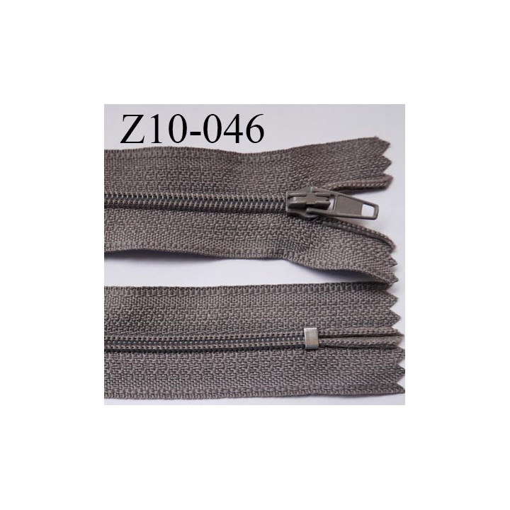 fermeture zip longueur 10 cm couleur taupe clair non séparable largeur 2.4 cm glissière nylon largeur  4 mm