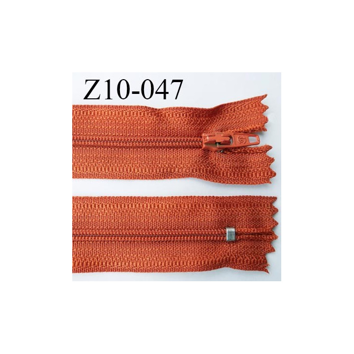 fermeture zip longueur 10 cm couleur rouille non séparable largeur 2.4 cm glissière nylon largeur  4 mm
