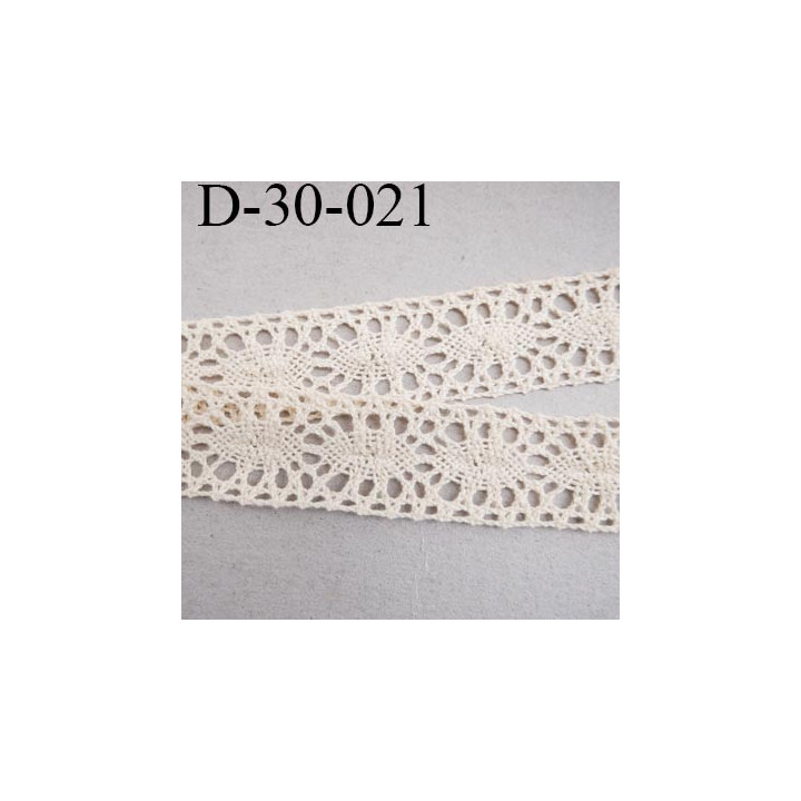 dentelle  28 mm crochet  ancienne en coton largeur 28 mm couleur écru provient d'une vieille mercerie parisienne prix au mètre