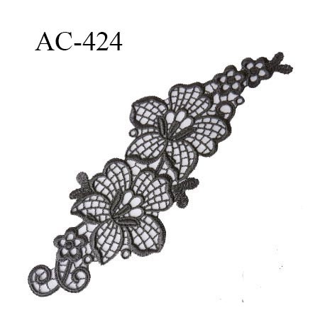 ornement applique écusson empiècement effet dentelle couleur anthracite