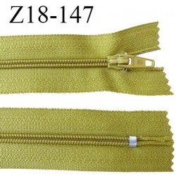 fermeture zip longueur 18 cm caca d'oie non séparable largeur 2.4 cm glissière nylon largeur 4 mm