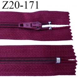 fermeture zip longueur 20 cm couleur bordeaux non séparable largeur 2.4 cm glissière nylon largeur  4 mm