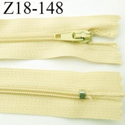 fermeture zip longueur 18 cm jaune pale non séparable largeur 2.4 cm glissière nylon largeur  4 mm