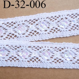 dentelle 32 mm crochet ancienne en coton largeur 30 mm couleur blanc  avec des sequins  prix au mètre