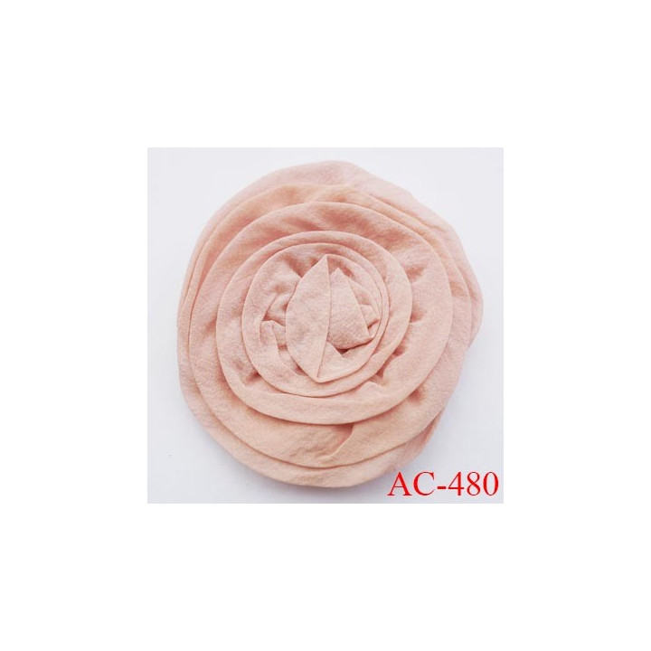 ornement fleur en tissus en crèpe couleur rose chair