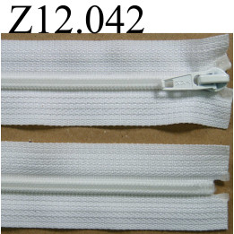 fermeture éclair  longueur 12 cm couleur blanc non séparable zip  nylon largeur 3 cm largeur du zip 4 mm 