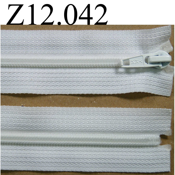fermeture éclair  longueur 12 cm couleur blanc non séparable zip  nylon largeur 3 cm largeur du zip 4 mm 