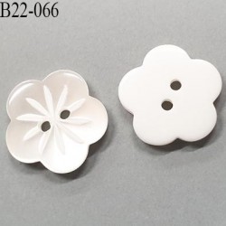 bouton fleur pvc 22 mm couleur cristal transparent a fleur incrusté et blanc l'autre face 2 trous diamètre 22 mm prix a la pièce