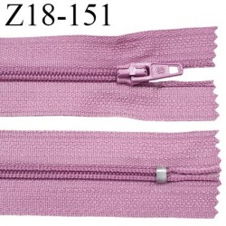 fermeture zip longueur 18 cm couleur lilas non séparable largeur 2.4 cm glissière nylon largeur  4 mm